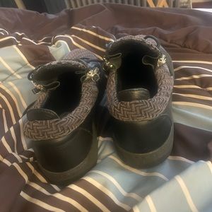 Black and grey show gold lettering